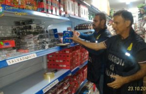 Blitz guardia di finanza: sequestrati più di 2mila articoli pericolosi per la salute