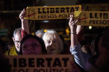 Eight members of Catalan government sent to jail