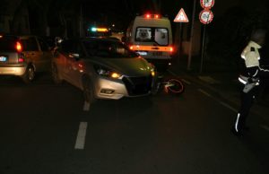 Incidente auto-moto, ferito 54enne