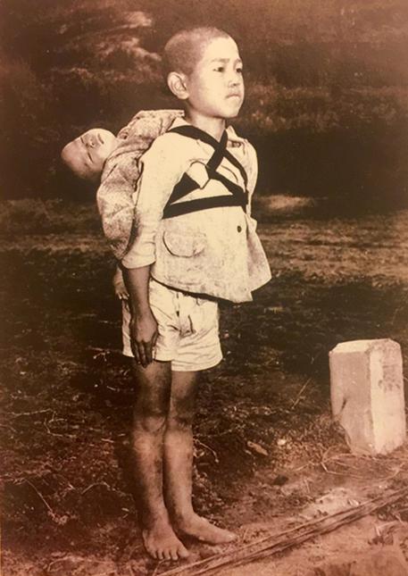 Papa: una foto Nagasaki '45 scelta come monito contro guerra