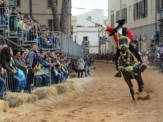 Sartiglia: 22 stelle centrate, incidente durante le pariglie