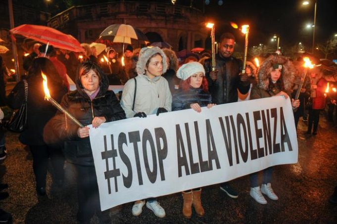 Pamela: fiaccolata a Macerata con la madre