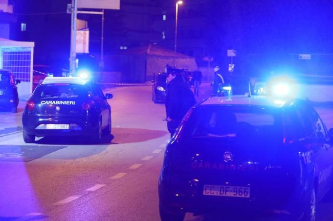Camorra: agguato nel Napoletano, feriti non rischiano vita