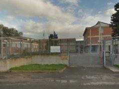 Migranti: “Ospiti Cpa Cagliari escono eludendo quarantena”