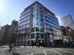 Cambridge Analytica ferma le attività