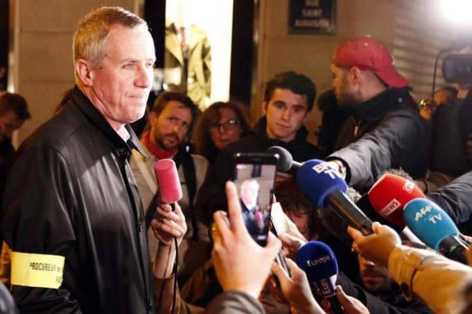 Knife attack in Paris