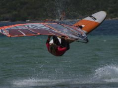 Windsurf, al Belgio la tappa sarda dei Campionati Europei EFPT: Van Broeckhoven conquista la “Sardinia Freestyle Cup”