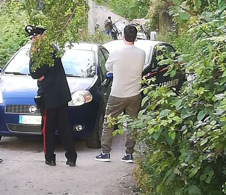 Esplosione su auto a Limbadi, un morto e un ferito