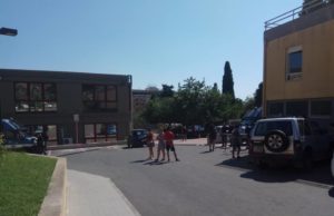 Centro studi autogestito, sul posto reparti antisommossa: “Ci stanno sgomberando. Venite e documentate il tutto”