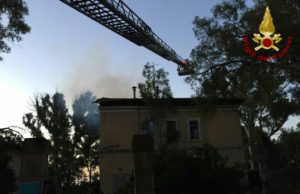 Paura ad Assemini: incendio in abitazione, Vigili del fuoco evitano il peggio