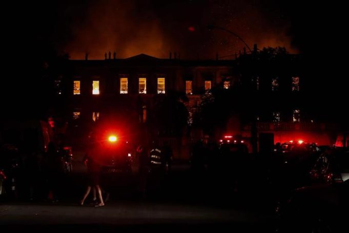 Fire consumes the National Museum of Rio de Janeiro