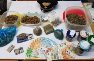 Selargius, marijuana e denaro in casa: incastrato 21enne