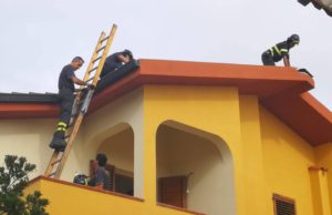 Maltempo, momenti di paura nell’hinterland cagliaritano: fulmine colpisce villetta a Barracca Manna