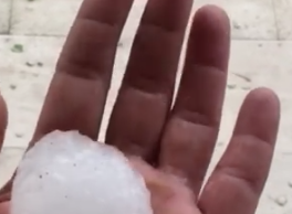 Chicchi di grandine come palline da ping pong, strade ghiacciate: Villamar in allerta