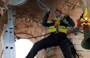 Sedini (SS), intervento dei vigili del fuoco sul campanile della chiesa