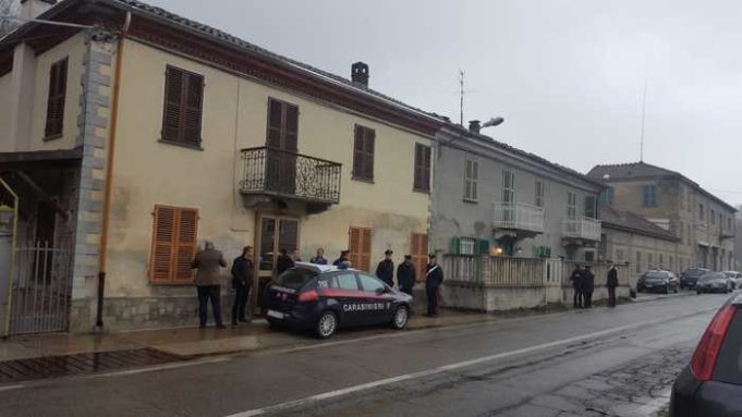 Anziano spara ad ufficiale giudiziario nell'astigiano