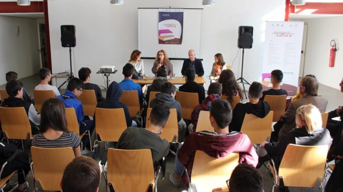 46165065_2011136715601611_7570095986249302016_n