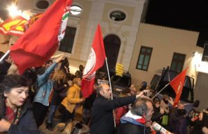 Salvini, a Nuoro bandiere e striscioni contro il leader della Lega