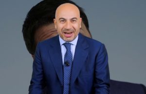 Paragone (M5s) risponde alla Boschi e Renzi sul caso lavoro nero nella famiglia Di Maio