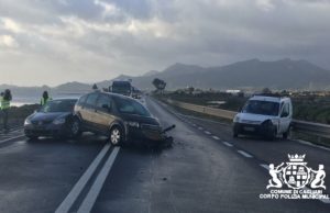 Violento scontro frontale sulla Ss195: un ferito grave