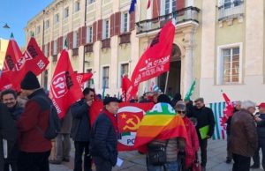 Manovra, sindacados: manifestatzione in dae in antis prefetura Casteddu