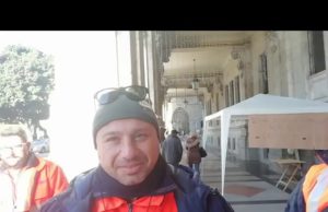Lavoratori De Vizia licenziati, protesta sotto il Comune di Cagliari