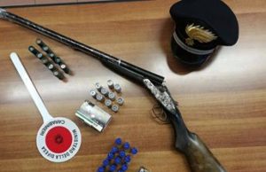 Cagliari, sorpreso con un fucile rubato e munizioni: arrestato