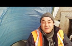 Lavoratori De Vizia in presidio sotto il Comune di Cagliari