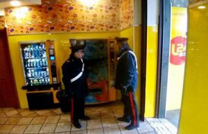 Carbonia, ruba nei distributori automatici: arrestato