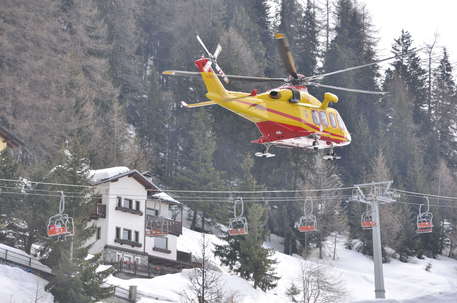 Elicottero Soccorso alpino valdostano - Protezione civile (a Pila)