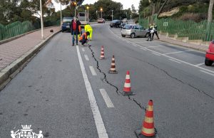 Cagliari, in viale Europa si apre una crepa: strada ridotta ad una carreggiata