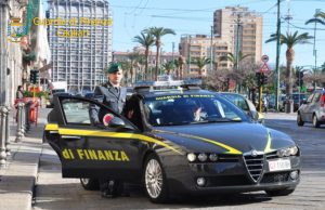 Furbetti dello scontrino fiscale, la finanza chiude due esercizi commerciali