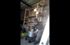 Su casu in su caddàrxiu, l’antica tradizione del pecorino fatto nell’ovile