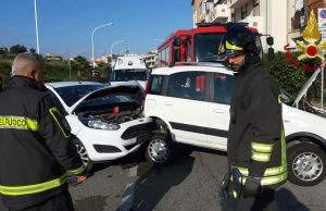 Cagliari, tamponamento in via dei Conversi: ferita una donna