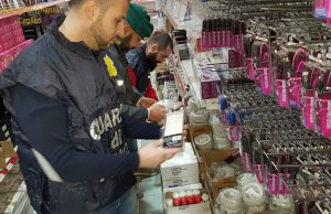 Cagliari, lotta alla contraffazione: sequestrati diversi articoli non a norma