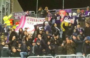 Calcio, i cori dei Viola contro il supporter rossoblù morto: interviene il Codacons