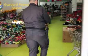 Olbia, Gdf sequestra 260mila prodotti contraffatti: 125mila euro di multe
