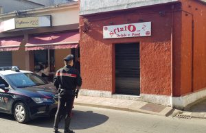 Esplosione in un locale ad Assemini, un ferito: indagini dei carabinieri