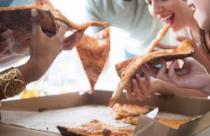 I cartoni della pizza sono tossici? Lo afferma uno studio