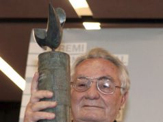 Ciclismo, la maglia Bianca del Giro d’Italia in ricordo di Candido Cannavò