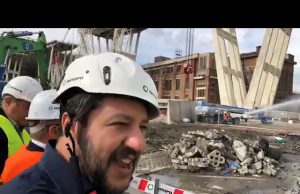 Salvini a Genova controlla i lavori del ponte Morandi