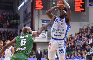 Basket, la Dinamo suona l’ottava sinfonia: battuta Avellino