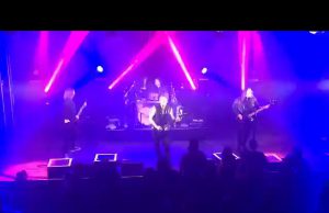 Metal, annullati in Germania alcuni concerti dei Tyr dopo che il cantante ha partecipato alla caccia alle balene: protesta degli animalisti e la band fa un flash mob