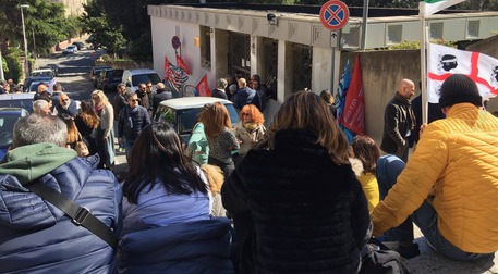 Aerei: vertici a Villa Devoto, presidio lavoratori Air Italy (formato sito)