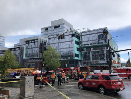 Construction crane collapse kills four people in Seattle, Washington State