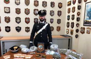 Cagliari, detiene droga e soldi contraffatti: arrestata una donna a Sant’Elia