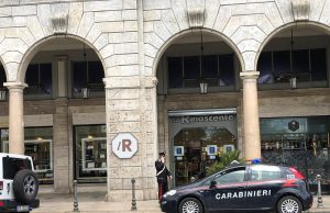 Cagliari, intervento alla Rinascente per una borsa sospetta