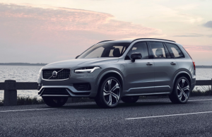 Allarme auto difettose: Volvo richiama i SUV XC90, rischio incendio