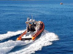 Cade in mare dal peschereccio, muore un marittimo