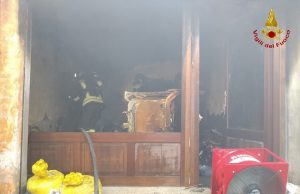 Olbia, garage in fiamme: intervento dei Vigili del fuoco